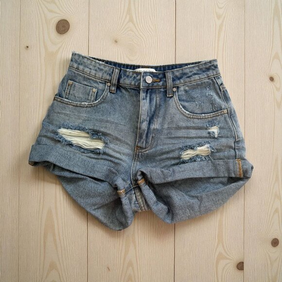 MUSTARD SEED Cuffed Distressed Denim Shorts Size Small - Picture 1 of 6